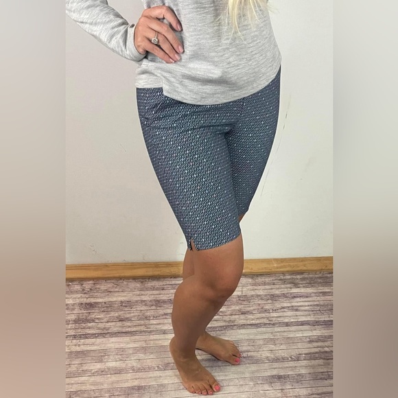 Greg Norman Women’s Shorts. Size 6. - Picture 9 of 9